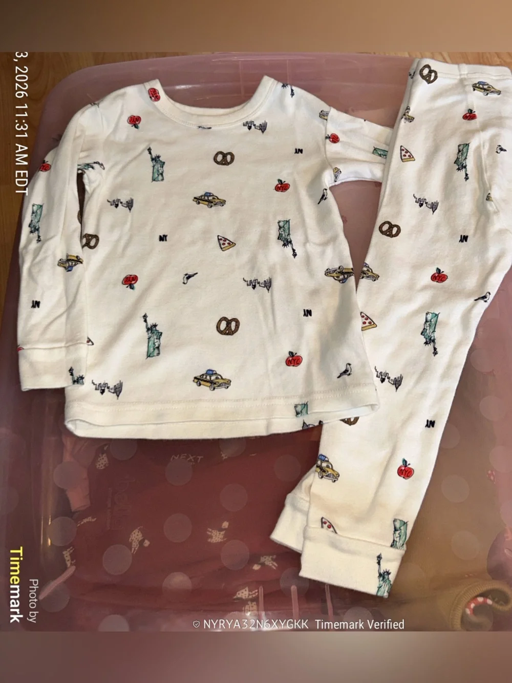 GAP Kids White Long-Sleeve Top with New York Icon Print 3 years